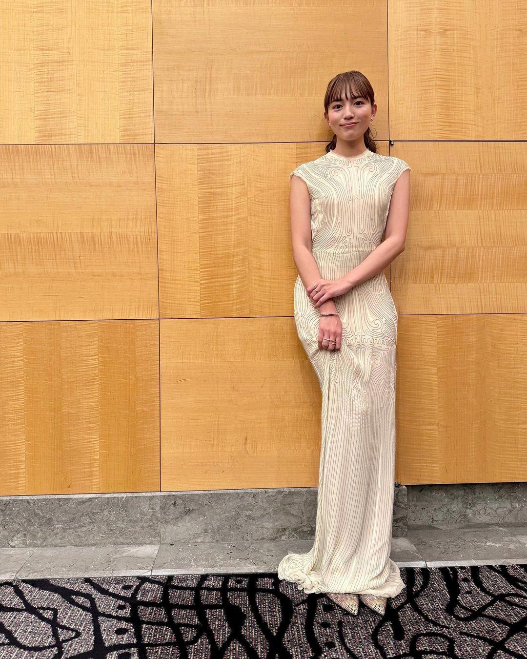 日本女星川口春奈相片