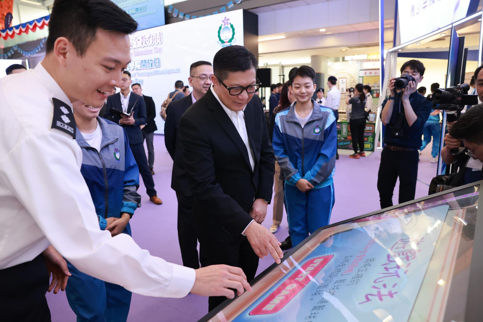 國安教育日︱多個紀律部隊及輔助隊伍辦開放日 鄧炳強:幾忙都要支持