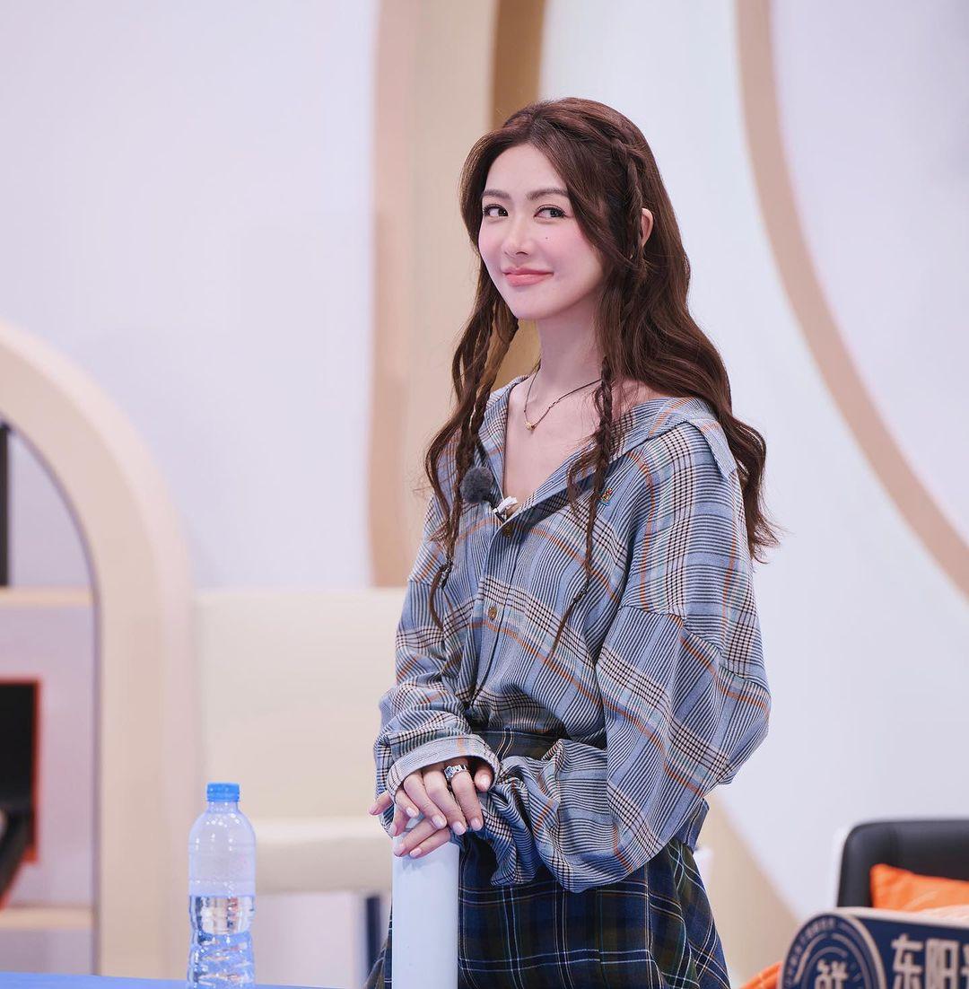 薛凱琪的新照片因p圖重手,有不少網民表示認不到她。