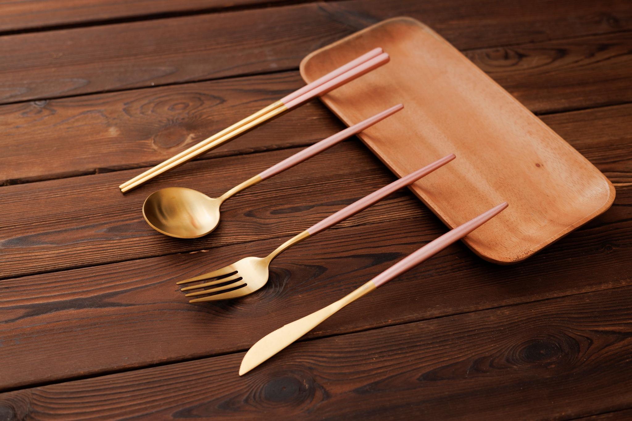 有商戶指便攜餐具銷量在「走塑」政策推出後增約四成。(受訪者提供)