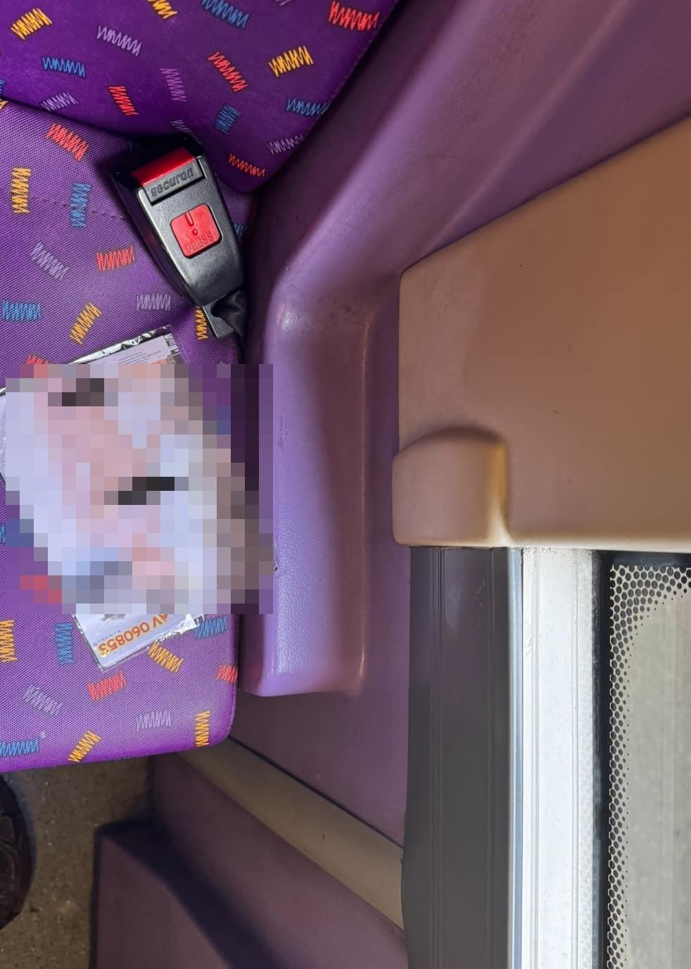 該位男網民稱於早上7時半於金鐘站上城巴37X前往置富花園,當他座位下層最入的左方位置時,竟發現有人遺留鹹碟一隻,「麻煩物主自己走去認領返」。facebook「香港失物報失及認領群組」