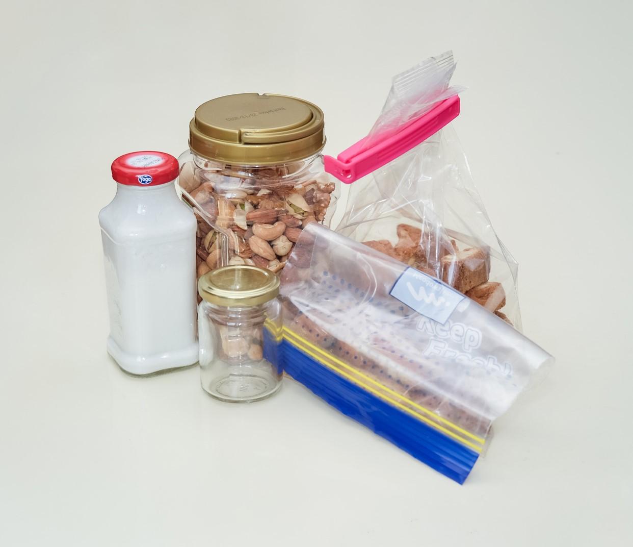 滅蟻方法丨密封食物盒容器放好,同時也不要忘記檢查廚櫃內的乾糧