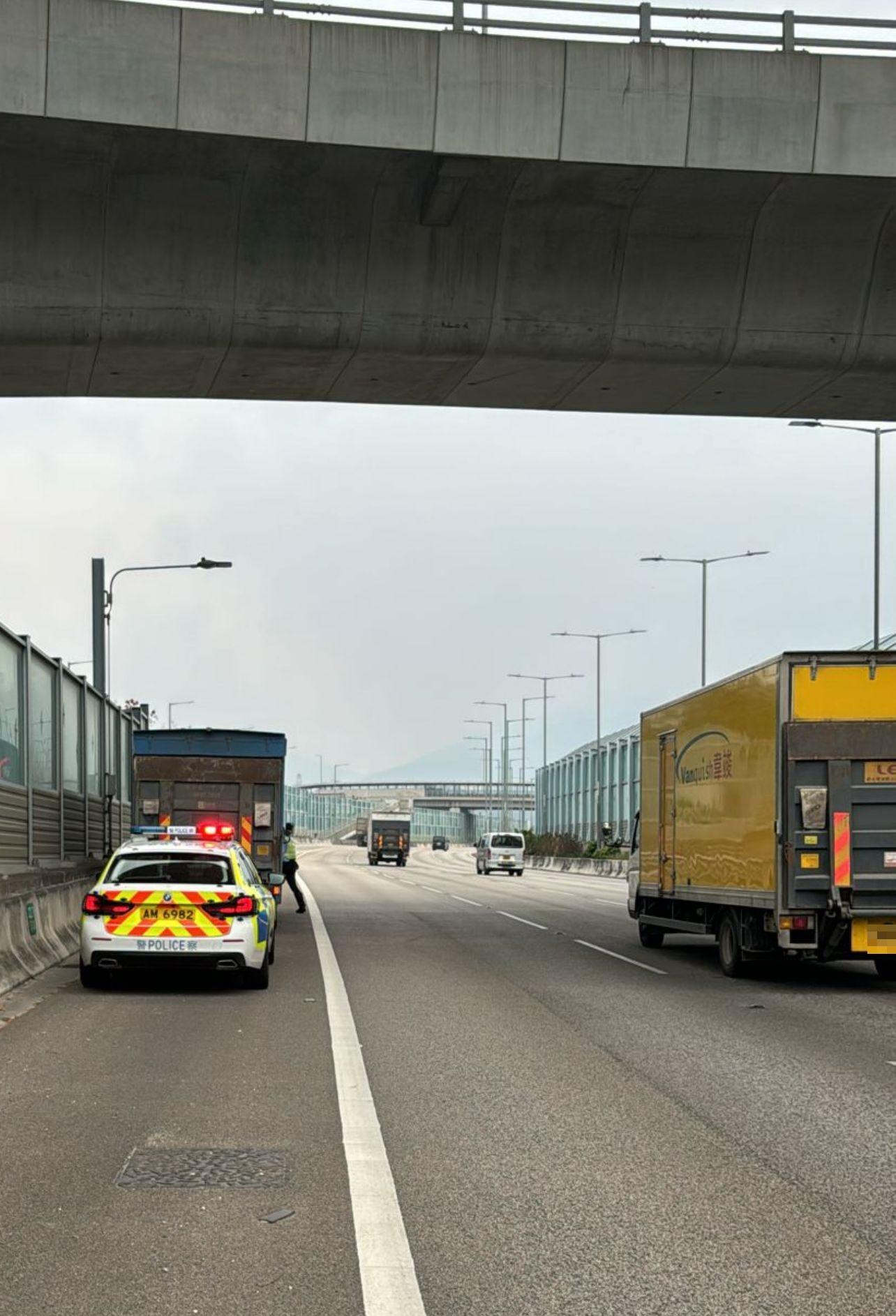 警長假期打擊快速公路違例 224司機長期佔用快線收傳票