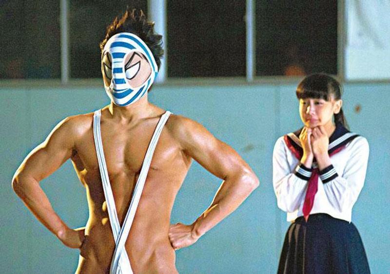 鈴木亮平坦言回看《變態超人》自己演出也不覺羞恥。