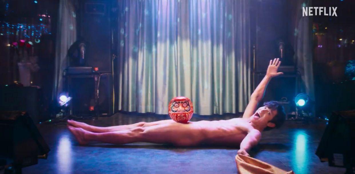 鈴木亮平於《城巿獵人》全裸演出。