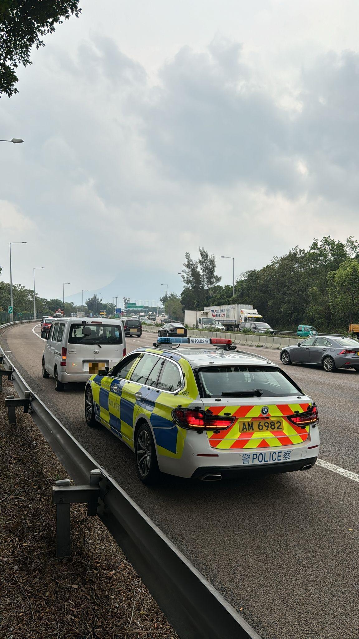 警長假期打擊快速公路違例 224司機長期佔用快線收傳票