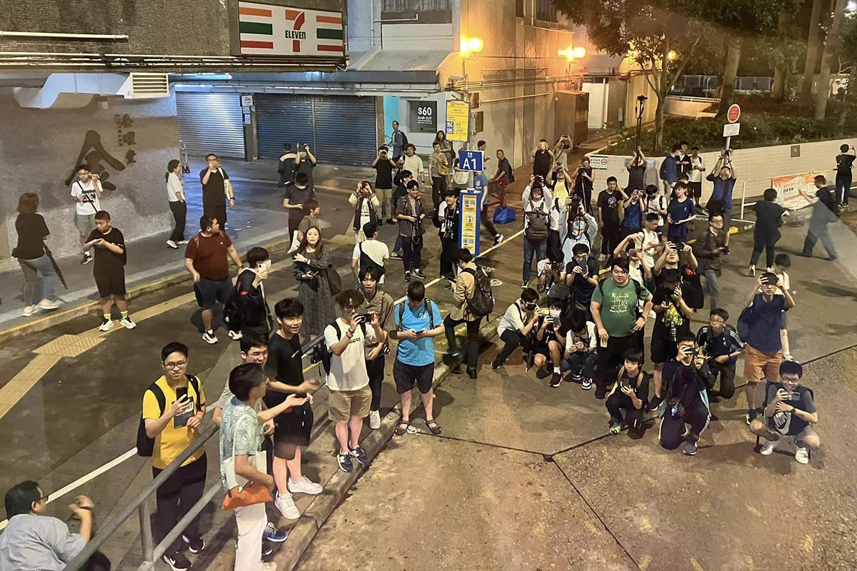 過百巴士迷歡送城巴95線最後一日服務。(網民Yung Cheung@FB群組「是日快快-巴士即日相」)