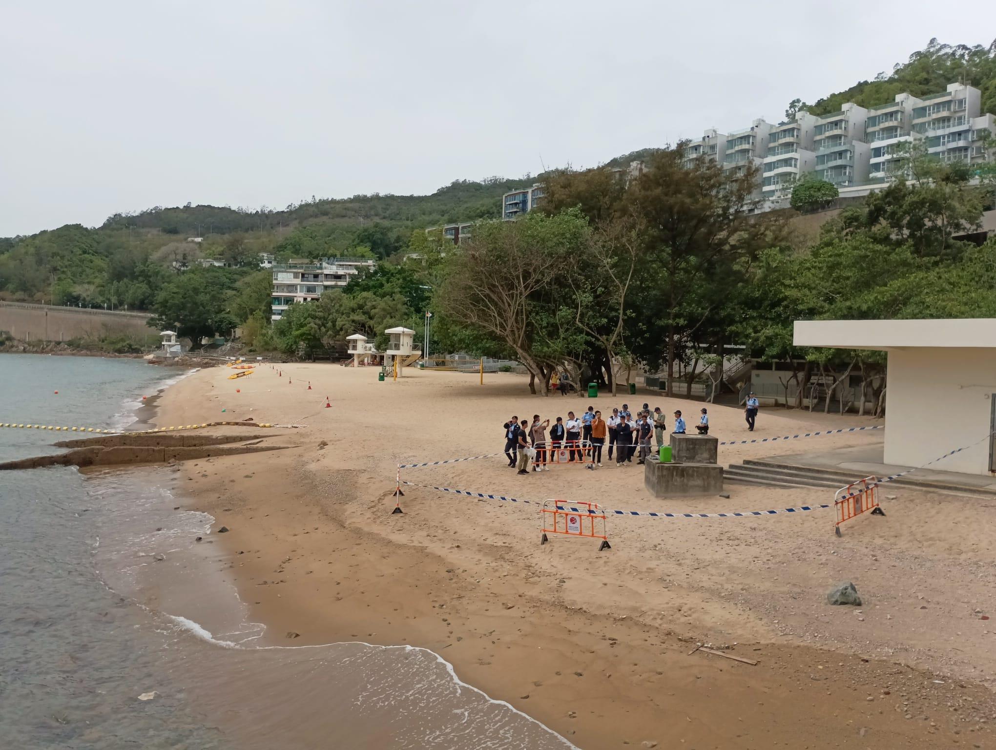 汀九麗都灣泳灘現可卡因,警方封鎖現場調查。