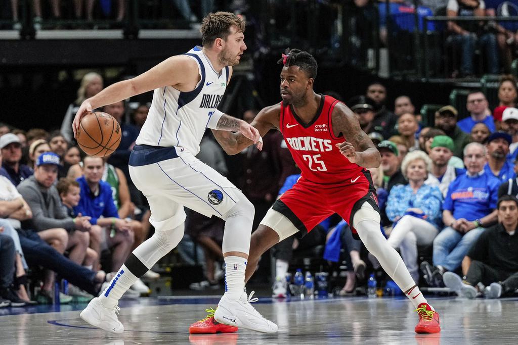 獨行俠加時147:136擊敗火箭。(美聯社)