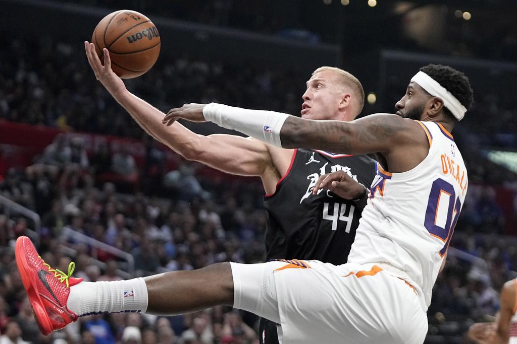 太陽以124:108擊敗快艇。(美聯社)