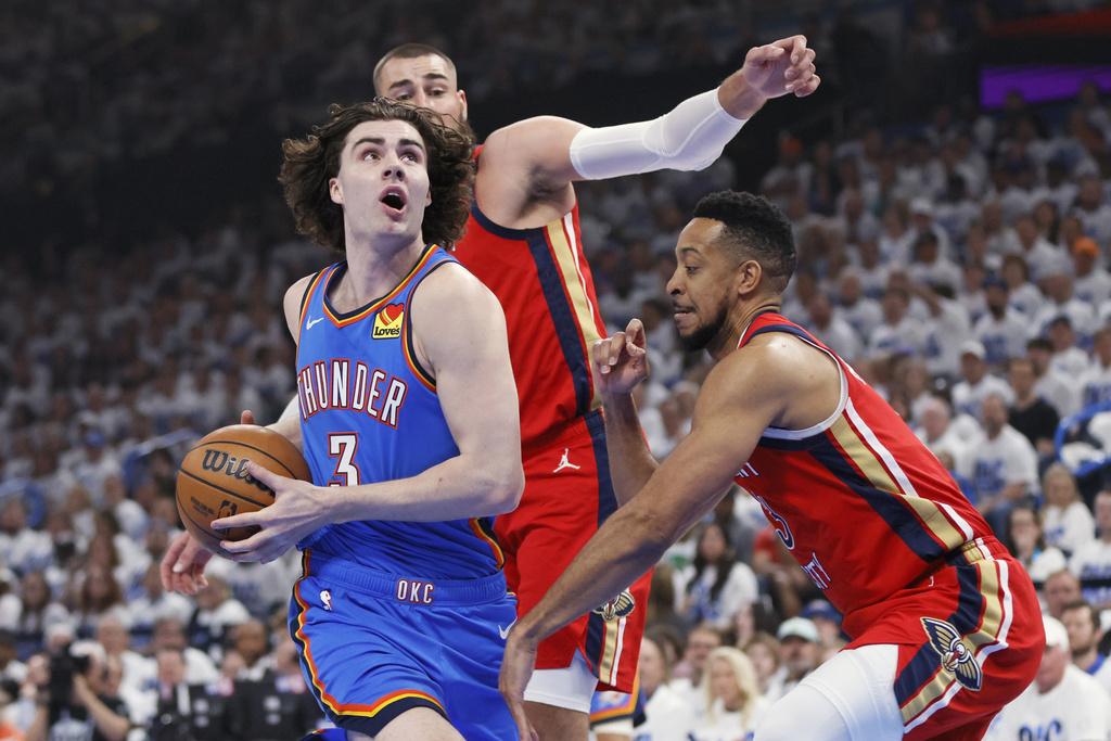 雷霆124:92大勝鵜鶘,場數拉開2:0。(美聯社)