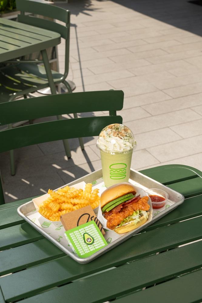 牛油果煙肉牛肉堡及牛油果煙肉雞肉堡將再度回歸,Shake Shack更將其加入成為恆常菜單,讓各位Shake Shack迷任何時間都可以品嚐到新鮮配搭!