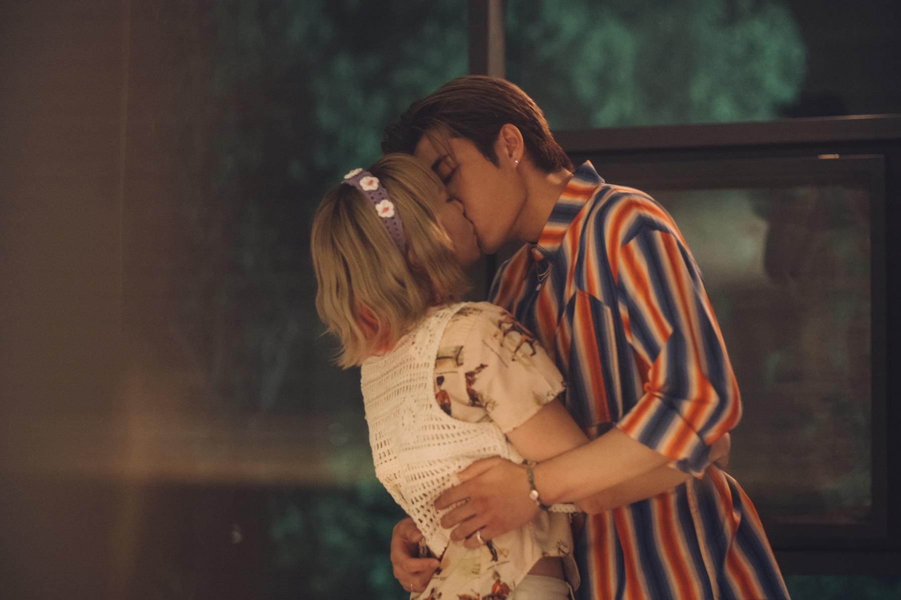 Phoebus在《瑪嘉烈與大衛系列 絲絲》男女通吃,咀完小野再咀麥詠楠。