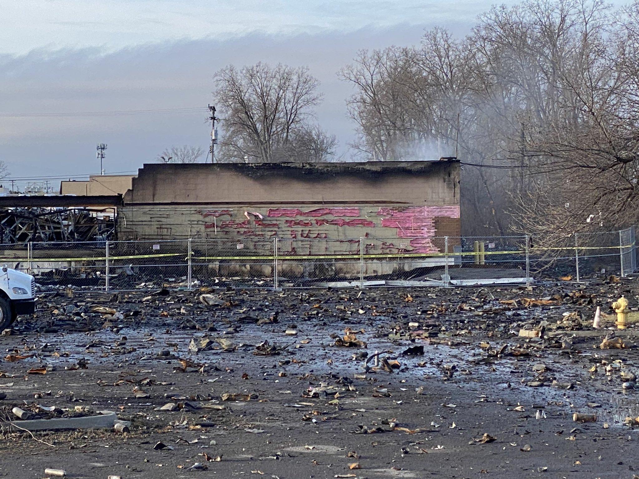 美國密歇根州底特律郊區一間倉庫今年3月發生爆炸,導致一人死亡。倉庫屬於一家電子煙經銷商,公司負責人本月20日欲持單程機票準備由紐約逃往香港,遭美國海關和紐約港務局人員逮捕。他被押回密歇根州控以誤殺罪,下月7日將出席案件聽證會。(網上圖片)