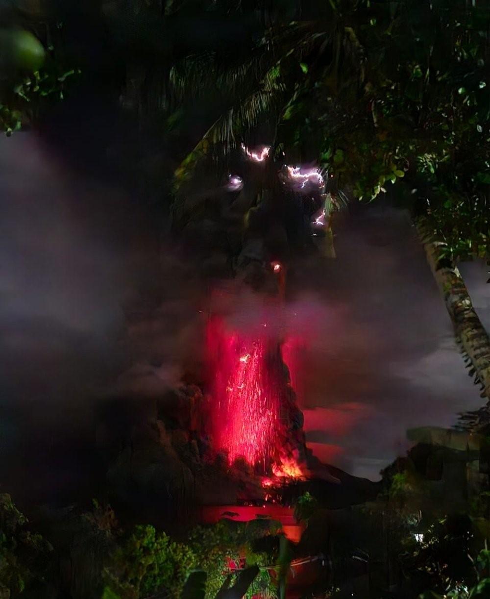 印尼火山再爆發,3級警報提升至2級,甚至下起火山灰雨(網上圖片)