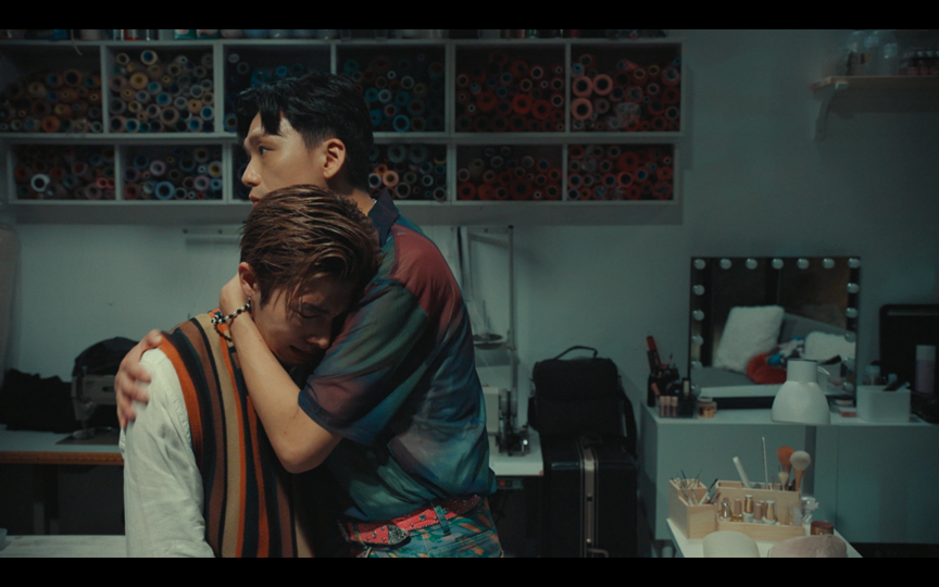 Phoebus與盧鎮影在《瑪嘉烈與大衛系列 絲絲》互獻男男螢幕初吻。