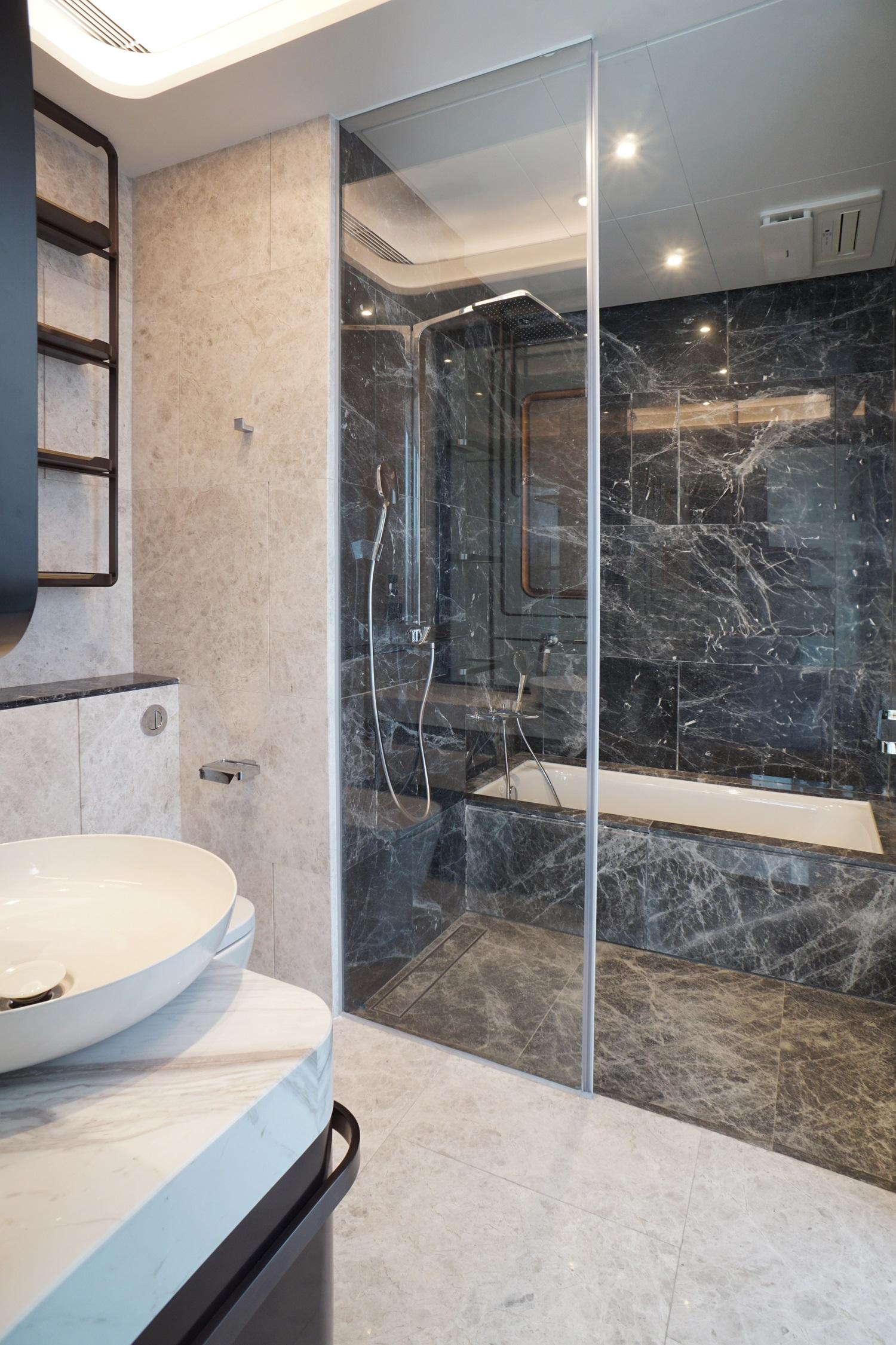 浴室採用歐洲和日本等的國際品牌衛浴裝置及設備,用料優質。