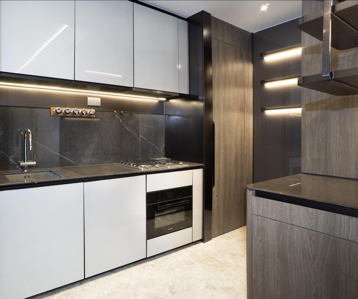 廚房採開放式設計,配備各式歐洲品牌配套及廚具。