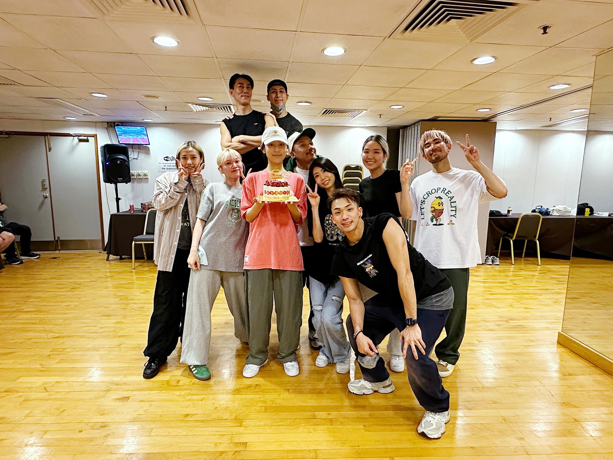 炎明熹生日正日在彩排中度過。