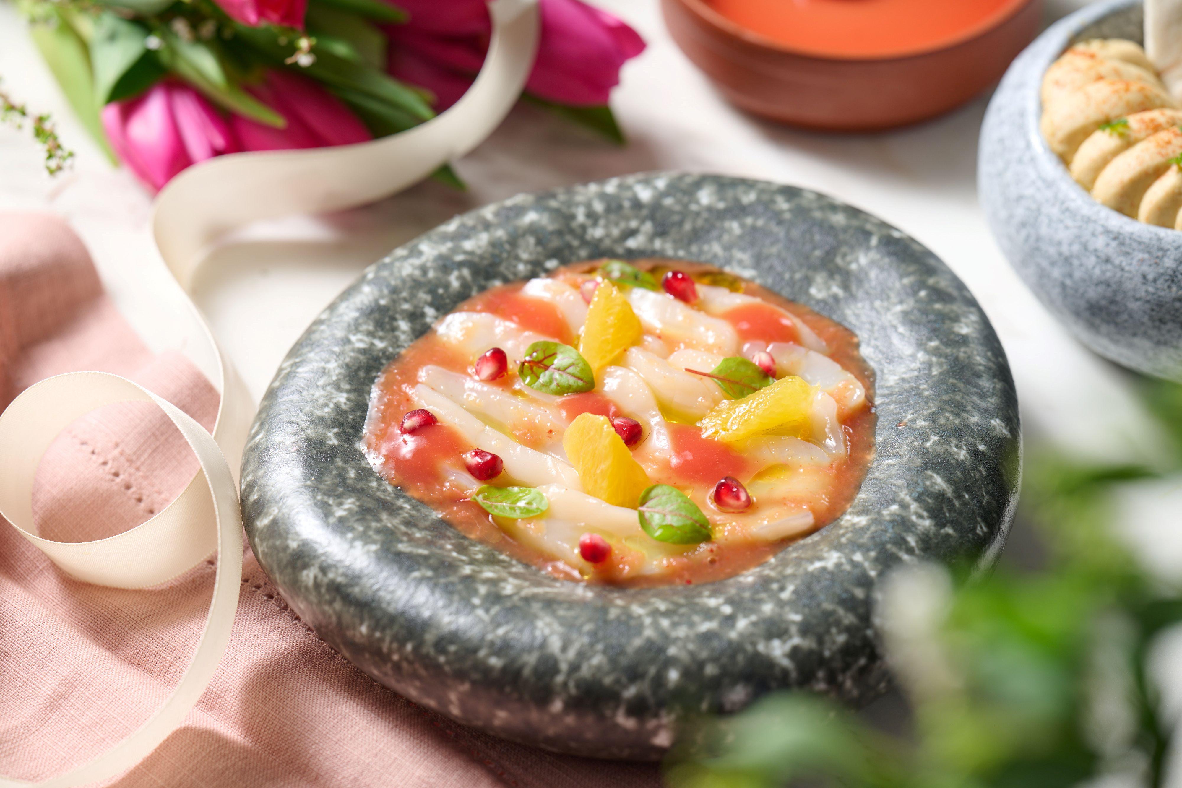 扇貝薄片和血橙凍汁