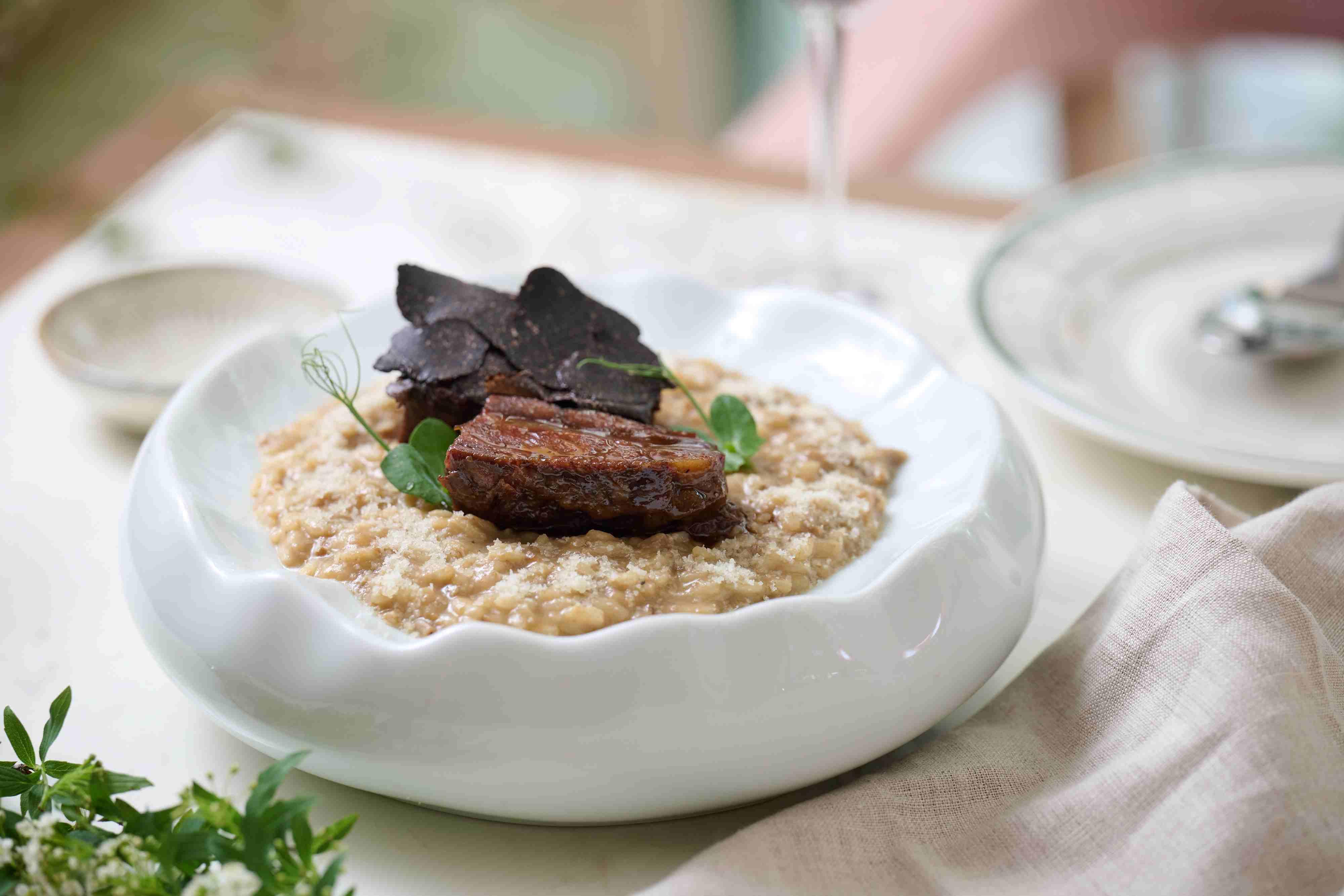 地道意式燴飯「黑松露安格斯牛頰肉燴飯」(另加港幣60元)