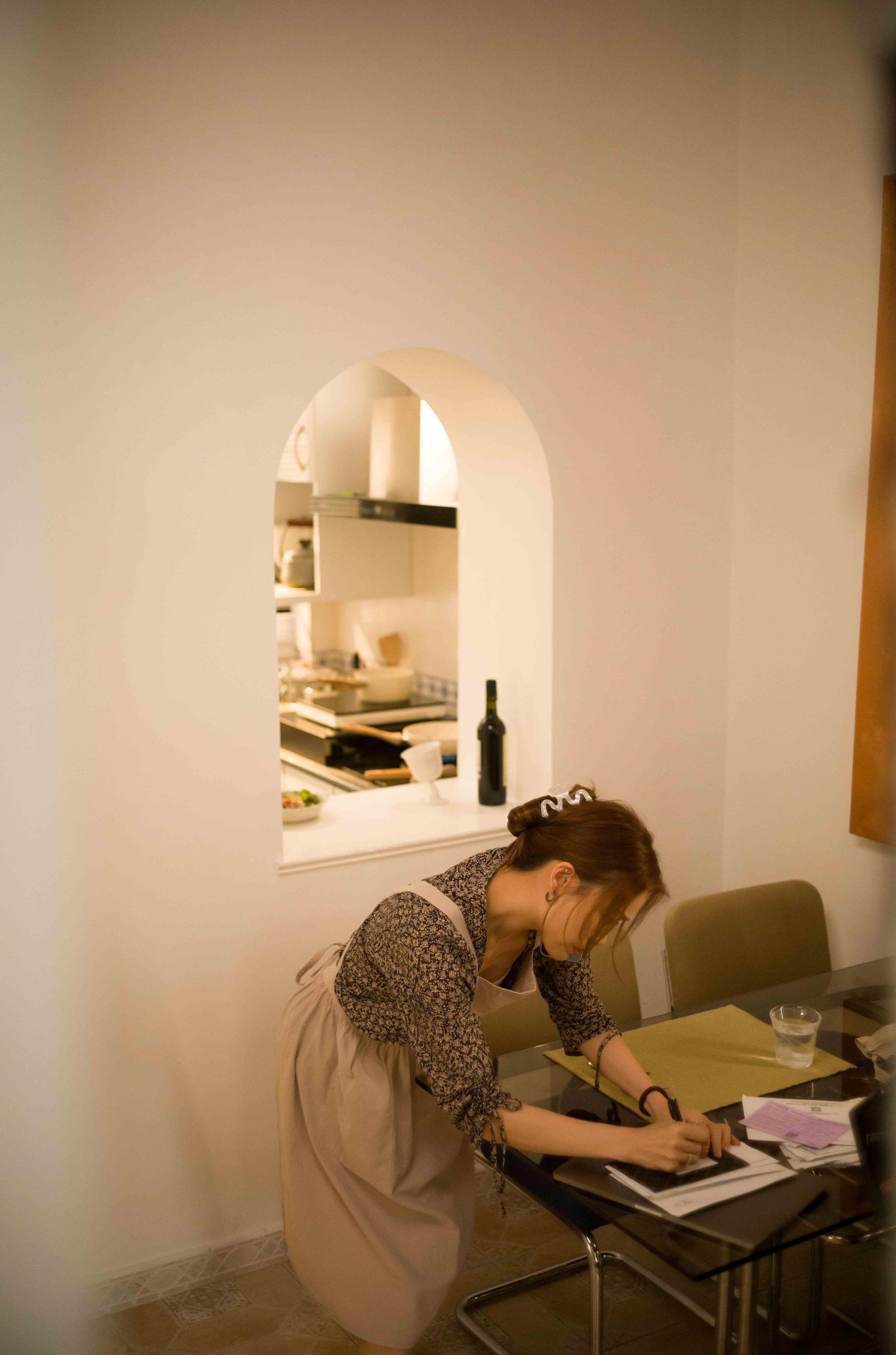 容祖兒新歌《九秒九》由邵美君執導,一鏡到底拍攝。