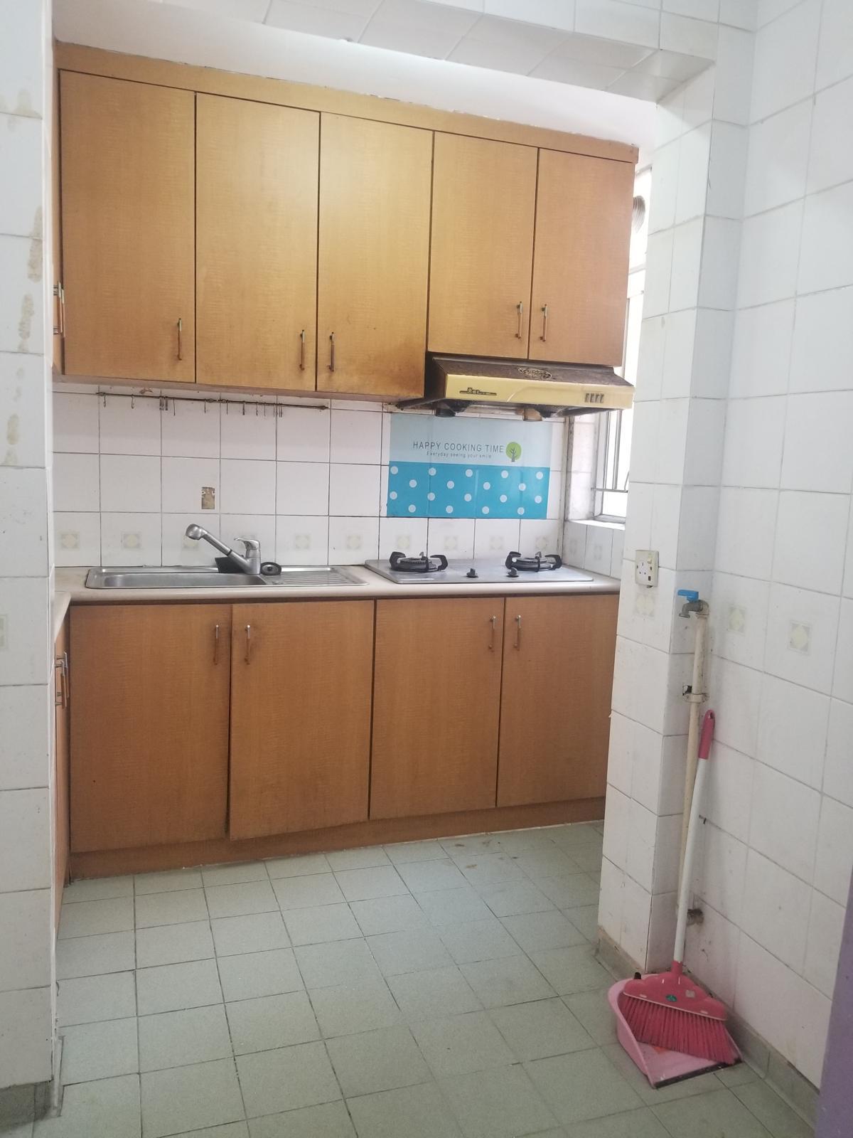 廚房面積十分闊落。(代理提供)