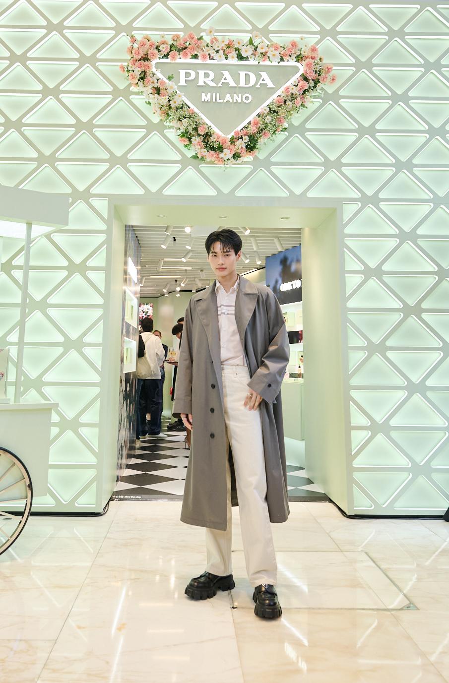 泰國男星Win每次來港均場面墟冚。