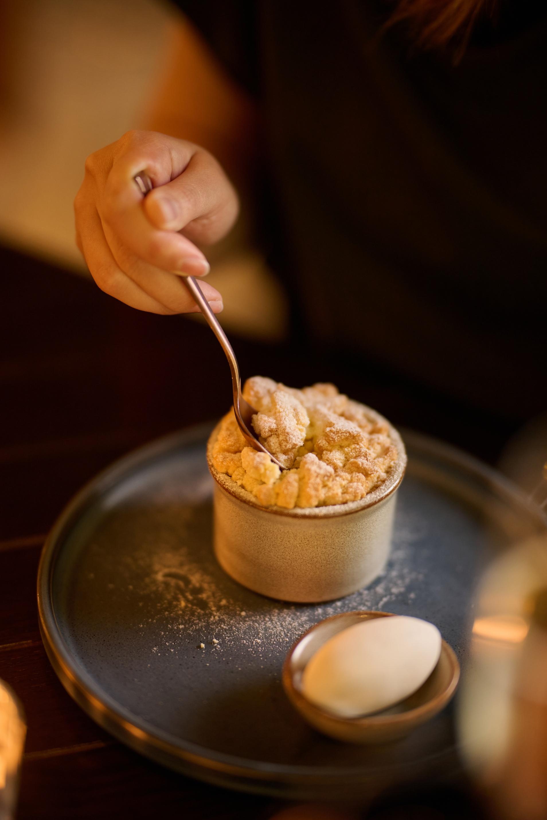 布冧和香梨金寶配香草雪糕