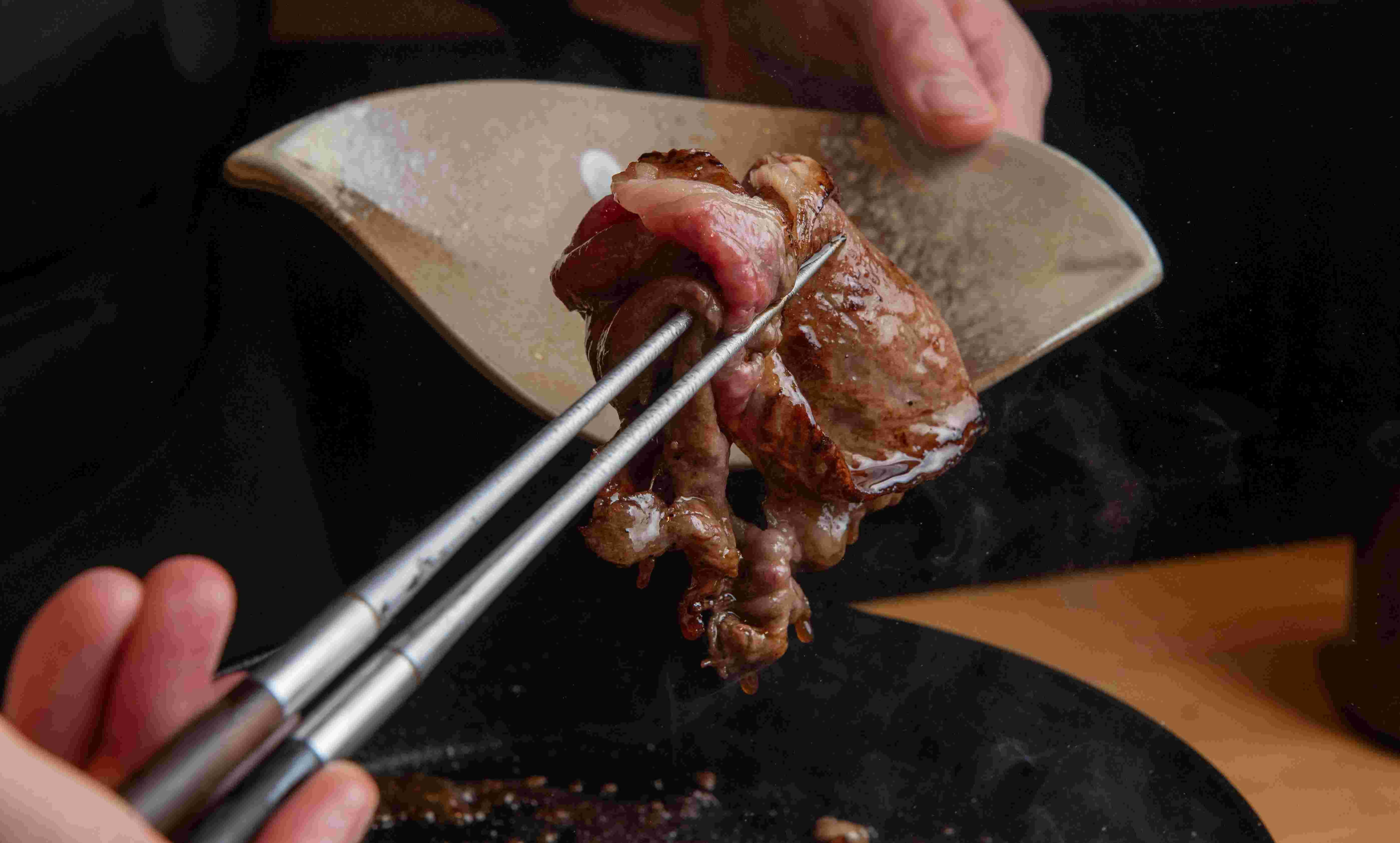 「壽喜燒.中川」誠意於日本各地搜羅風格各異,且達A5等級的極品和牛