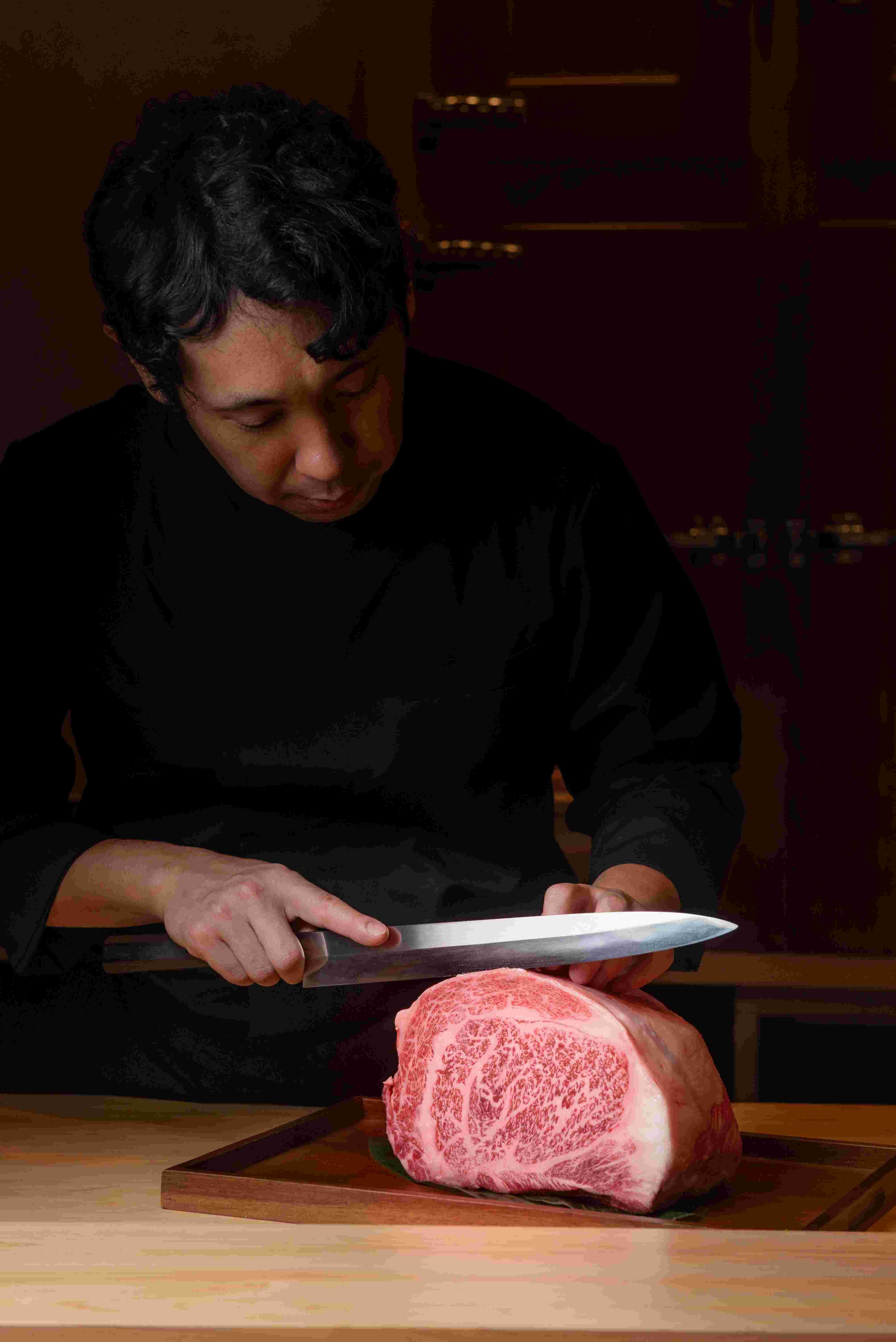 來自秋田縣的資深日籍主廚板垣和幸先生主理