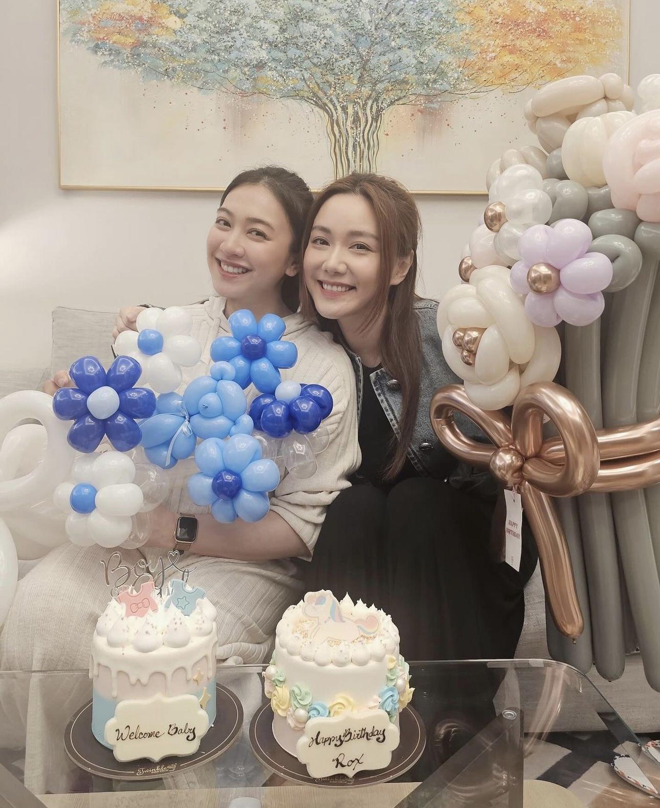 朱千雪手持的藍色氣球花,令網民推測她是生男B。