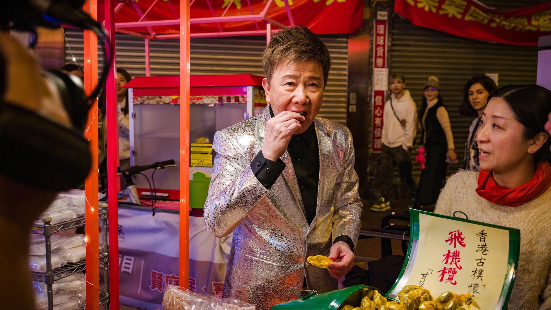 旅發局:廟街推廣項目營運期延長半年 夥「廟街歌王」尹光宣傳廟街風光