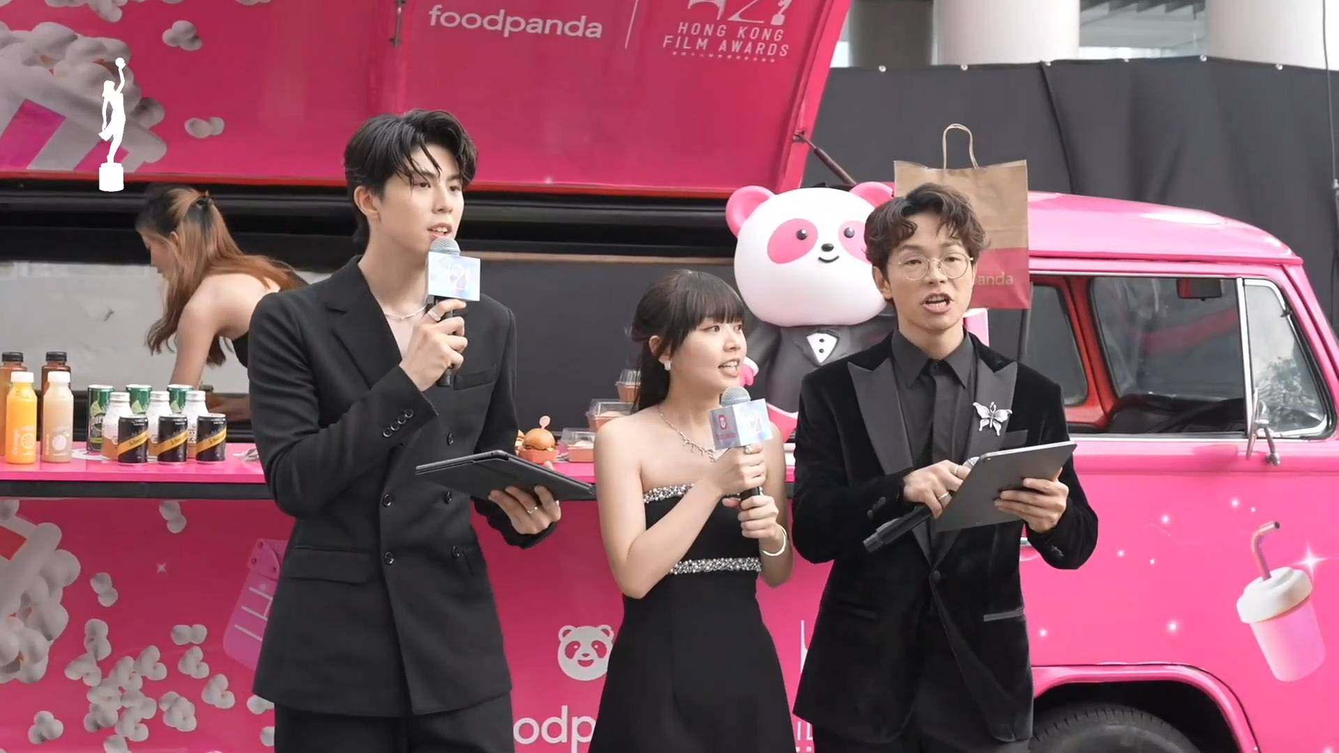 金像獎2024|小薯茄三人主持表現不算太緊張。