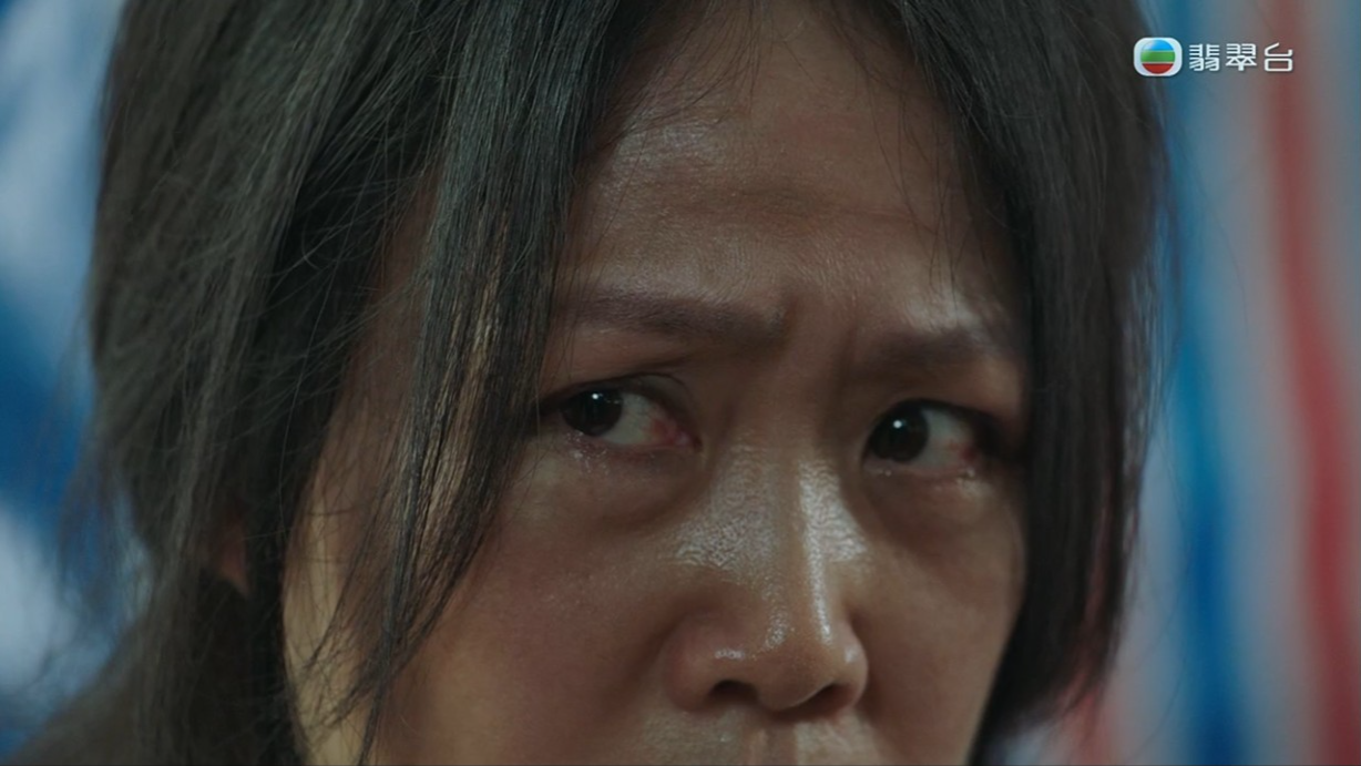 梁小冰在《逆天奇案2》的打扮令網民大為震驚。