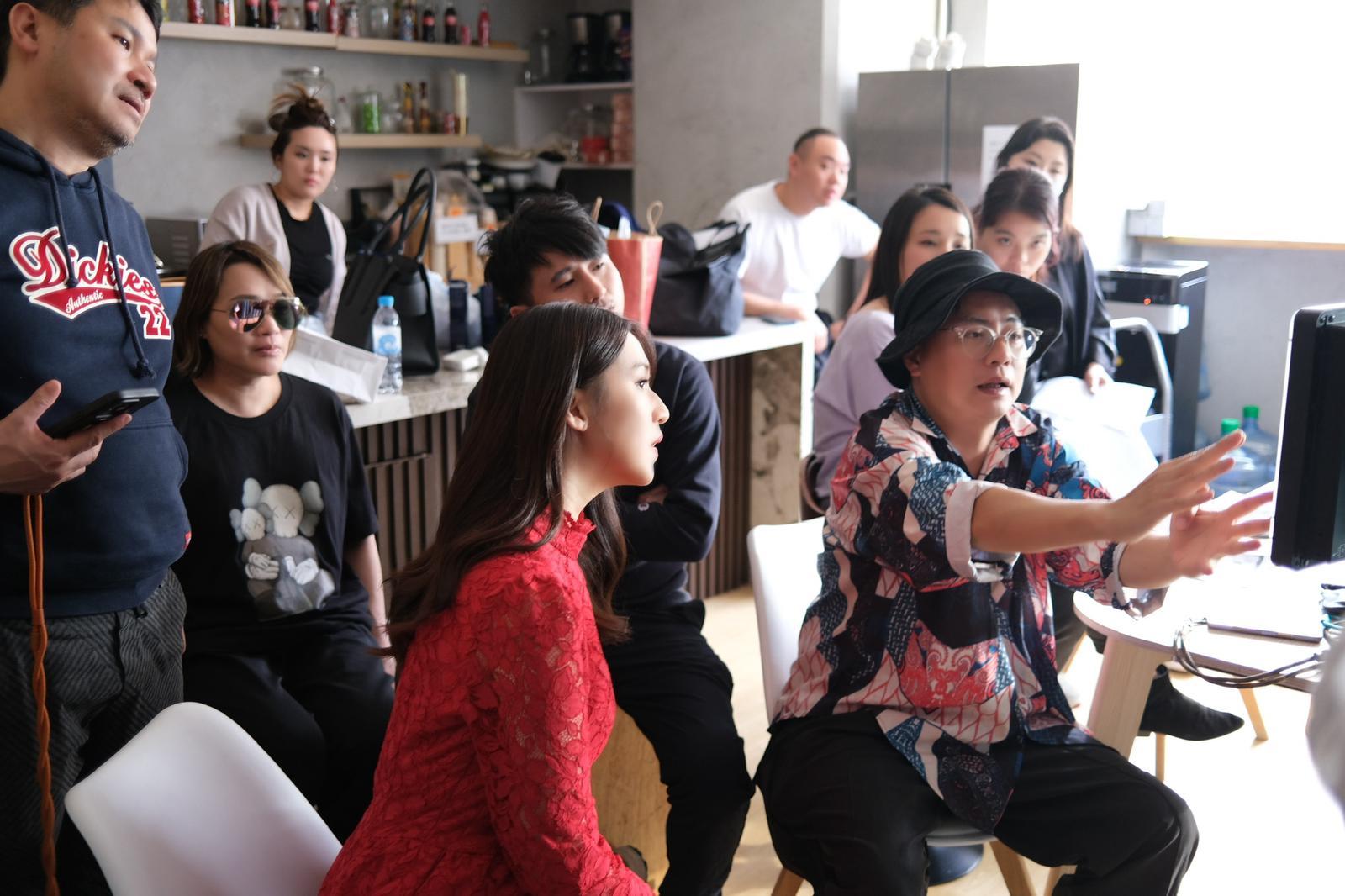 孫慧雪生完BB之後,密密接job賺奶粉錢。