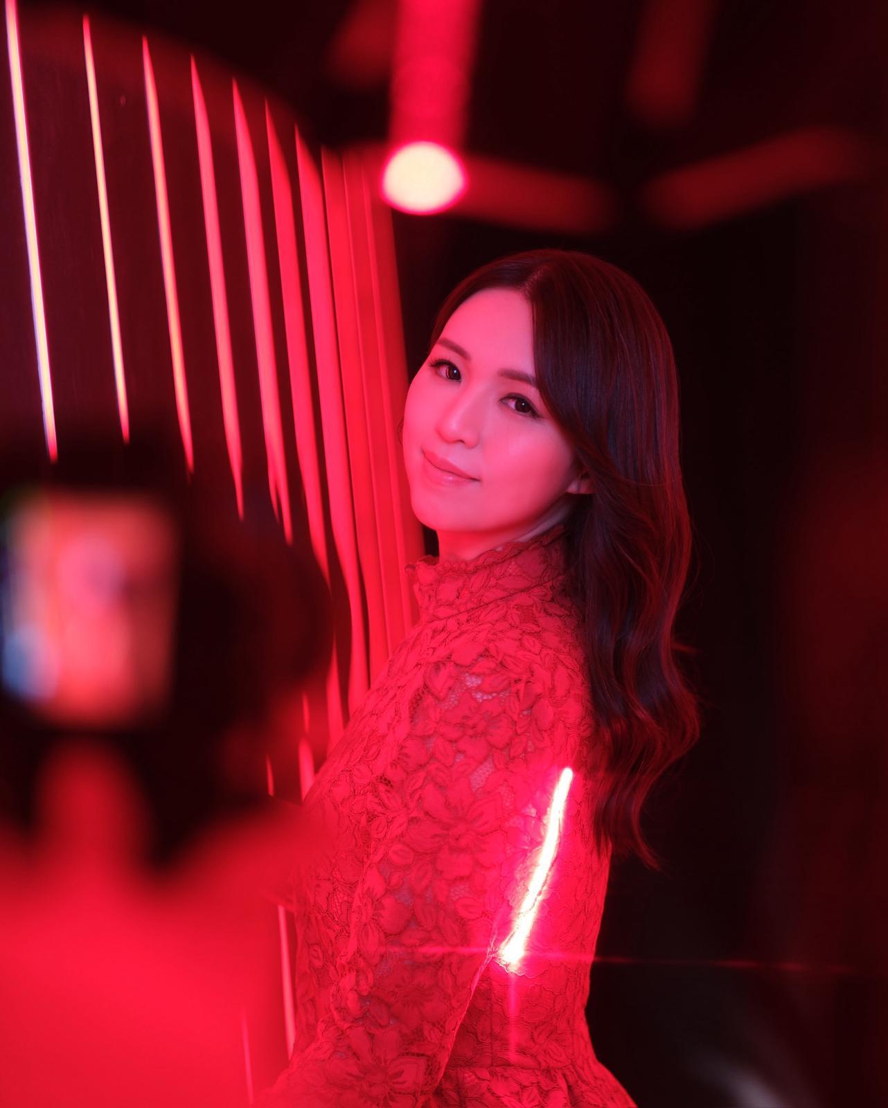 孫慧雪生完BB之後,密密接job賺奶粉錢。