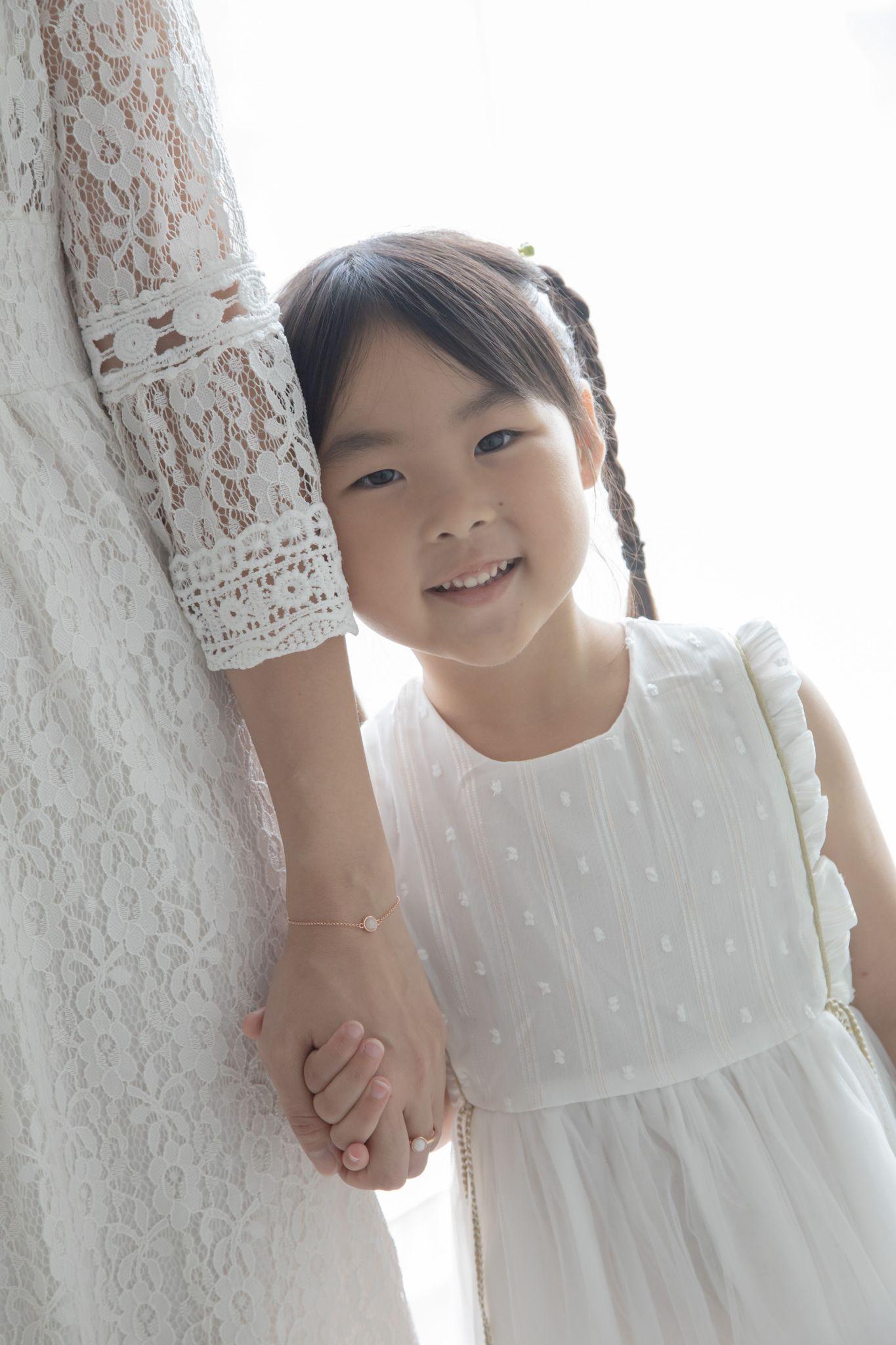 Mamabebe致力於研製特別的母乳飾品,提供客製化訂造、DIY套裝及工 作坊。讓每位媽媽以獨一無二的方式保存母乳,一起製作屬於你和孩子的專屬母乳紀念品!