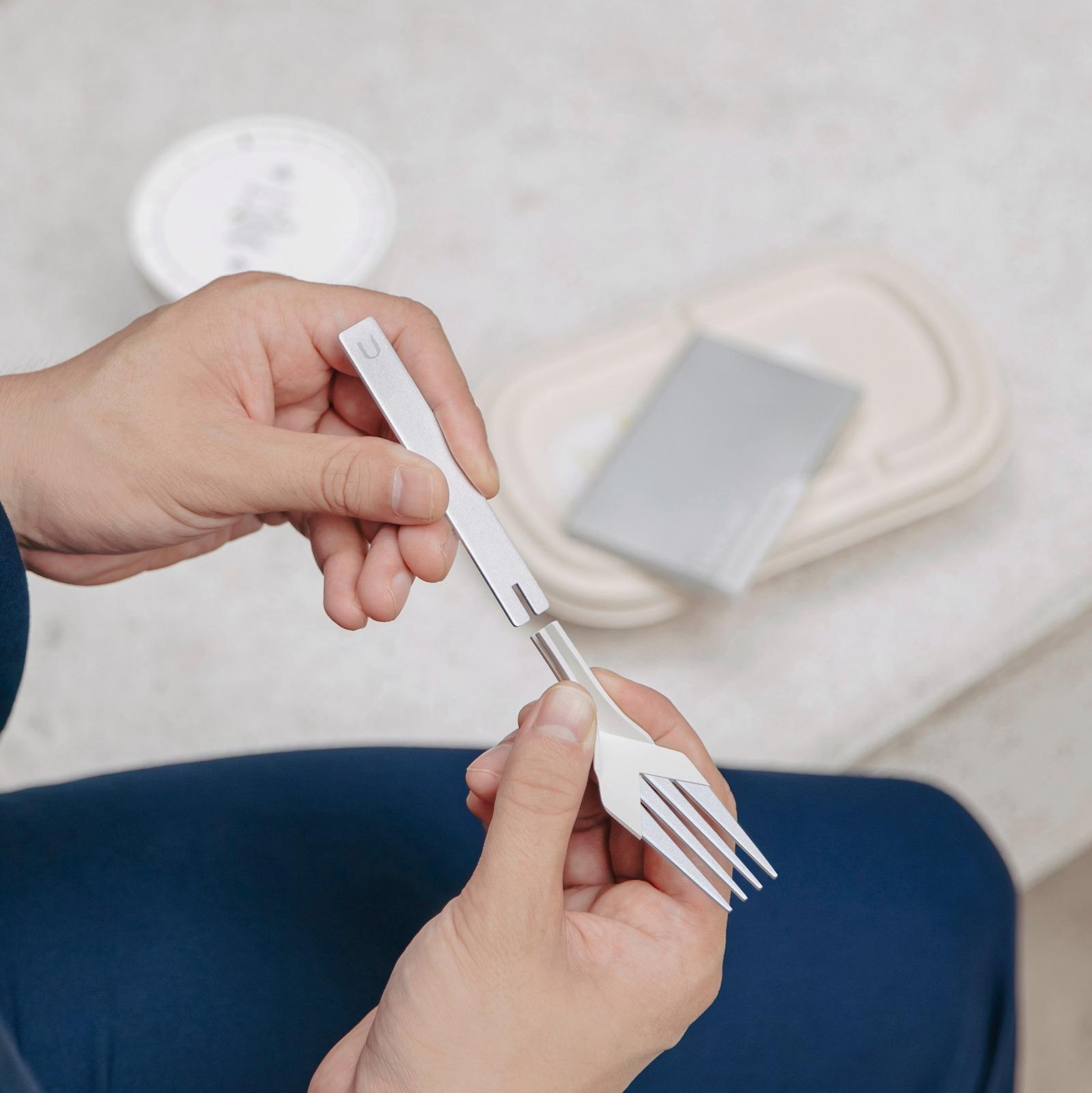 「隨行餐具」大小如卡片盒(受訪者提供)