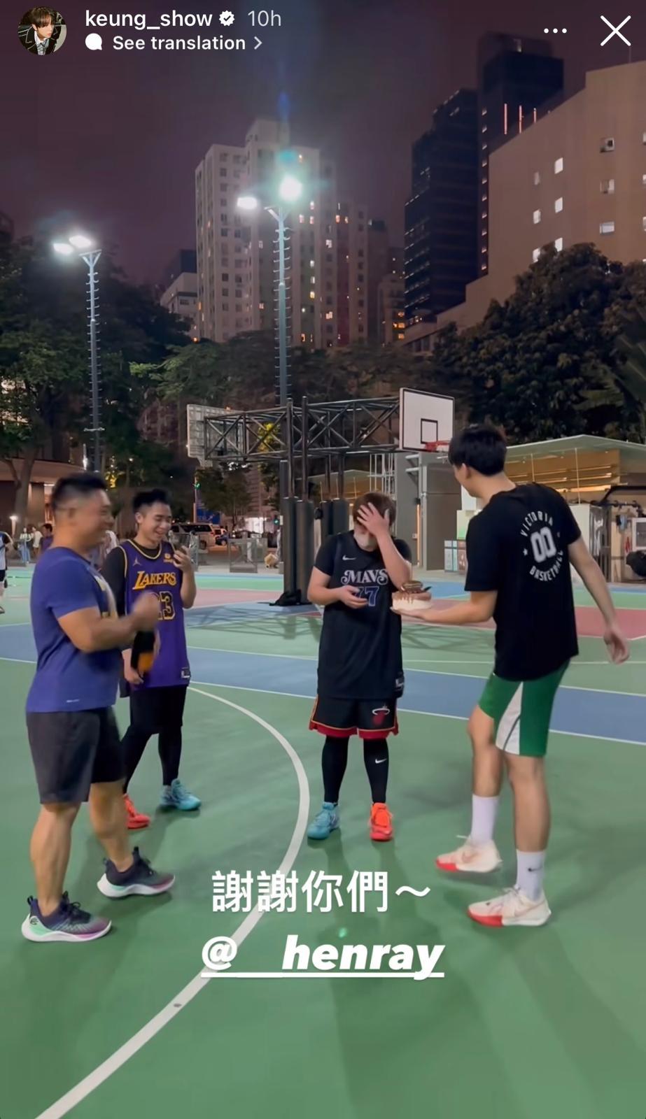 姜濤在維園打籃球,好友Henry捧上生日蛋糕送驚喜。