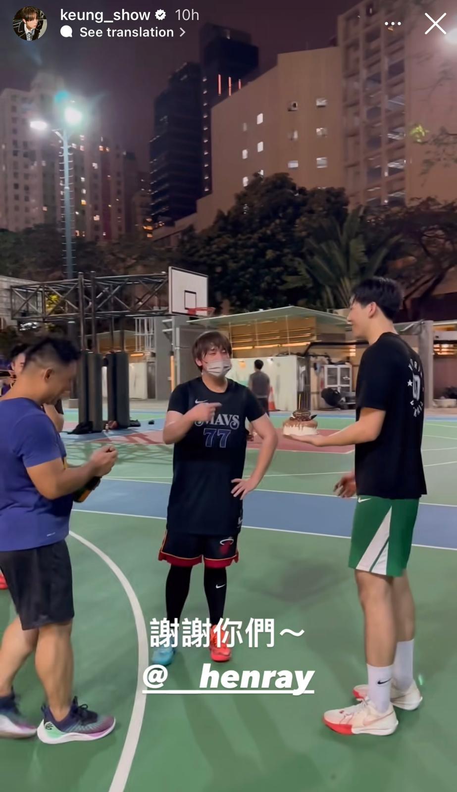 姜濤在維園打籃球,好友Henry捧上生日蛋糕送驚喜。