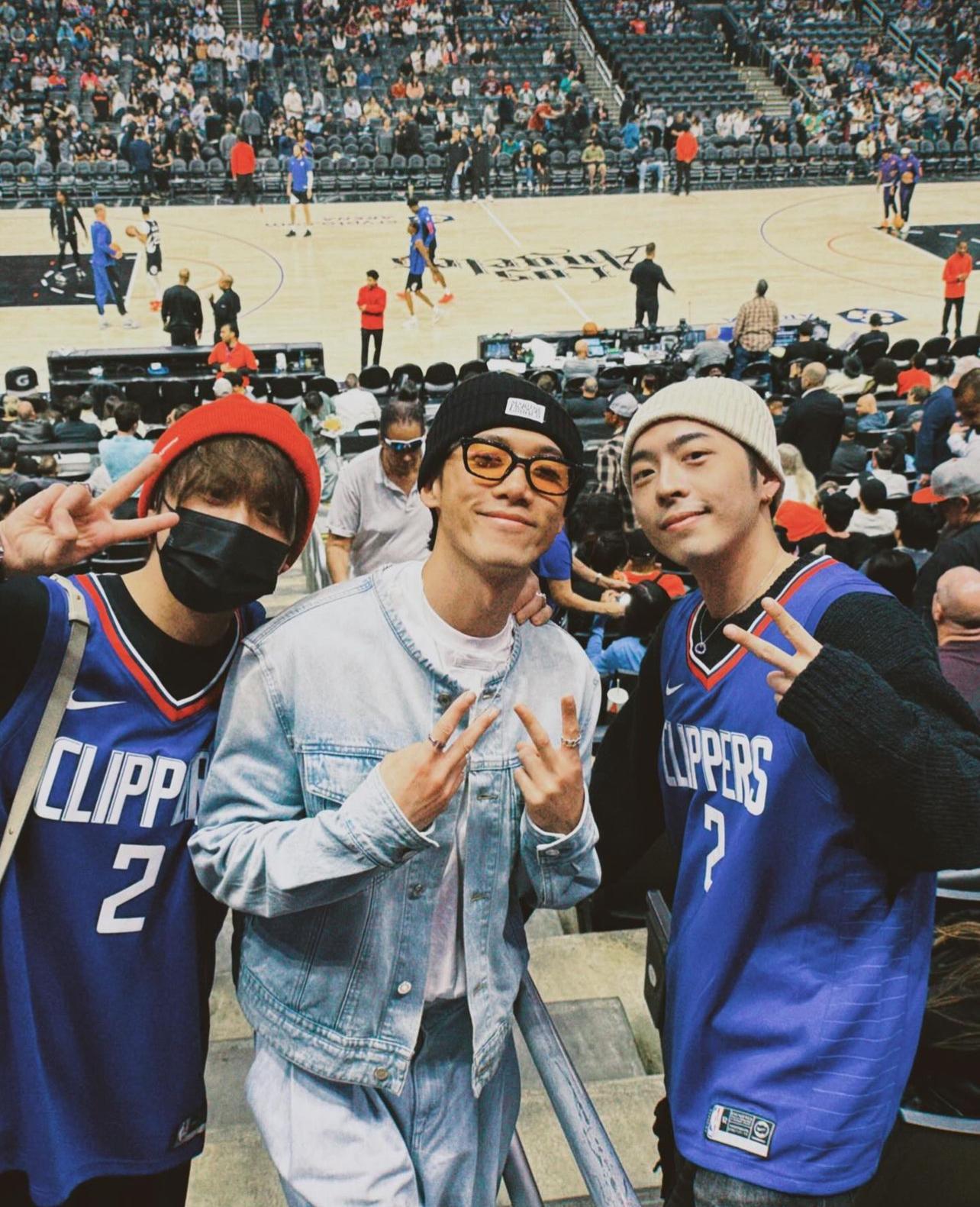 姜濤早前與Edan和Stanley睇NBA球場,勾起與摯友在維園球場打波的回憶。