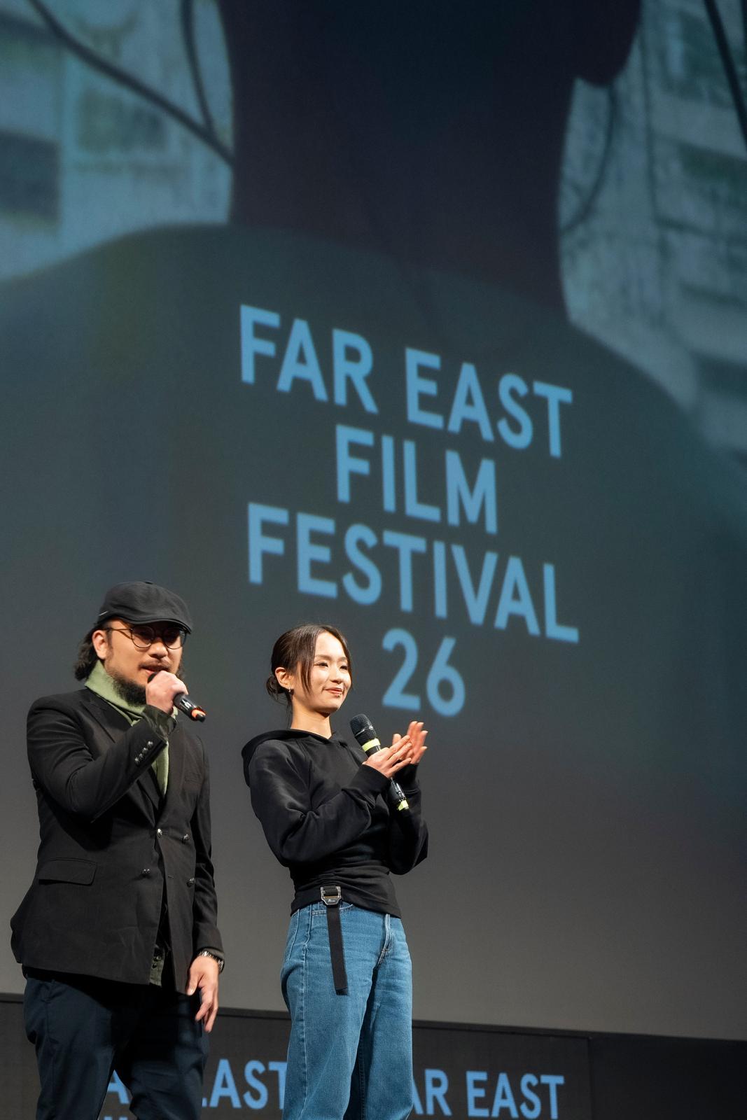 梁雍婷孖《白日之下》導演簡君晋出席烏甸尼電影節