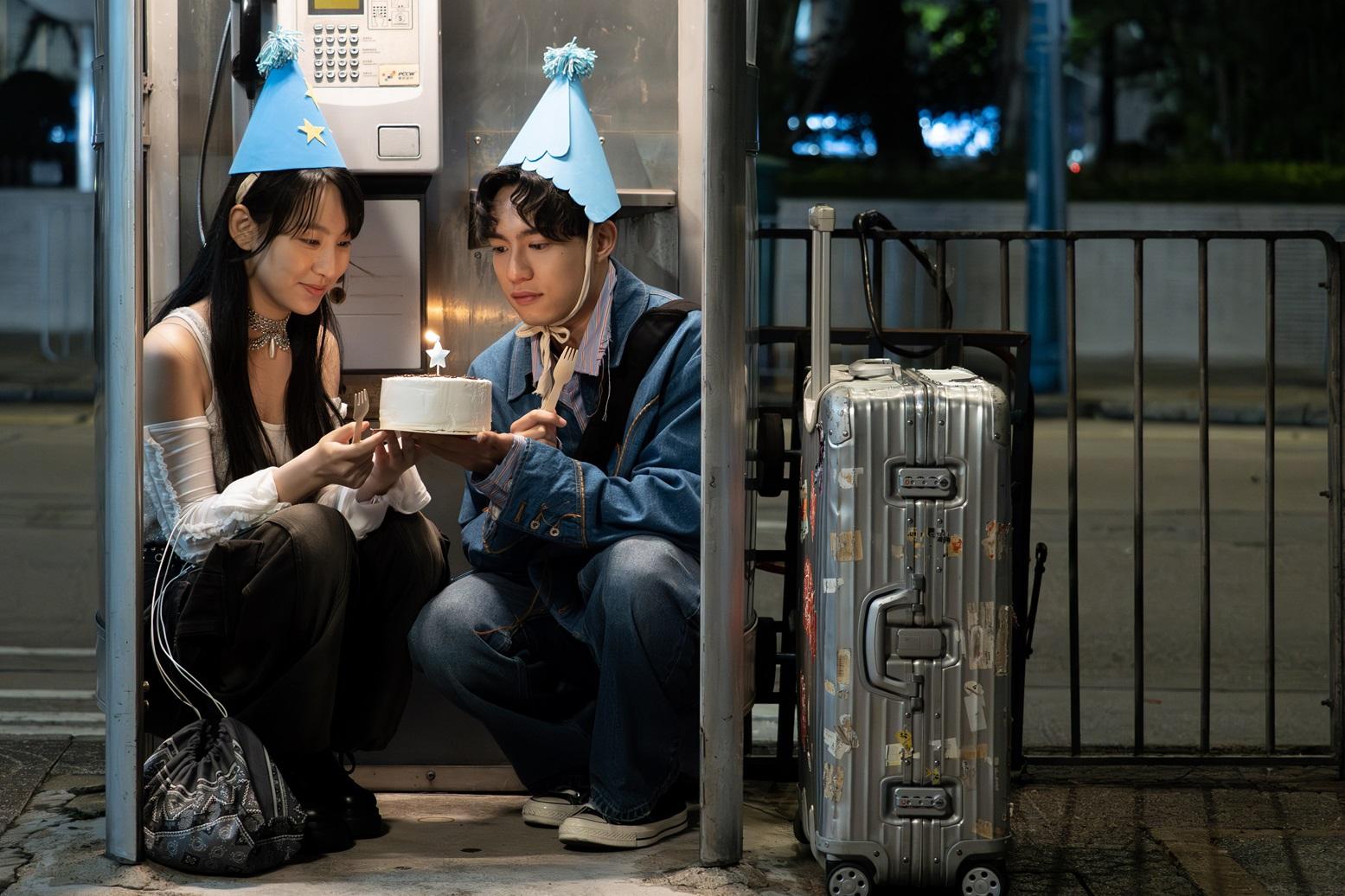 炎明熹拍新歌《還有一艘救生艙》MV,與男主角有不少親密戲份。