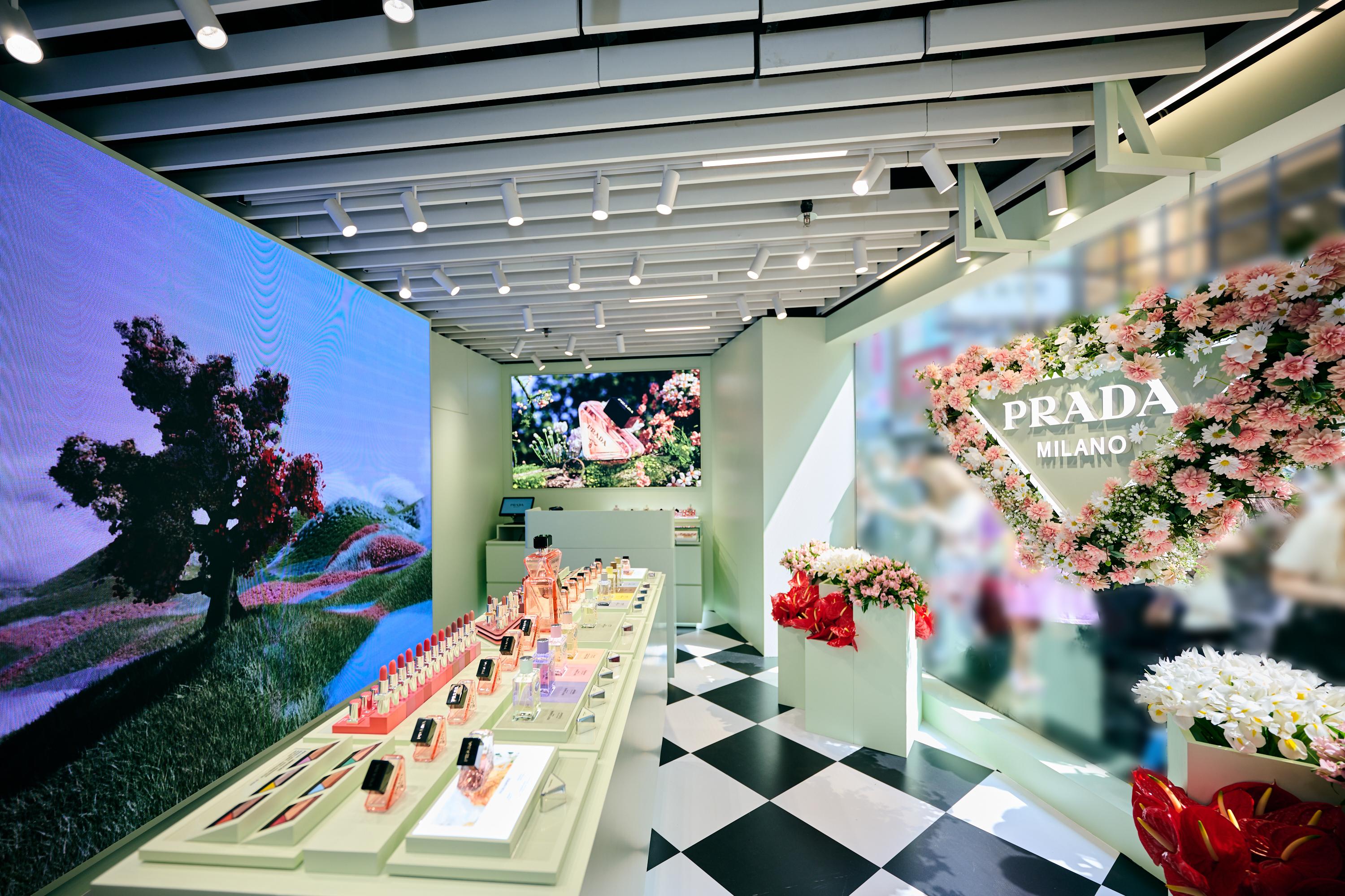 PRADA BEAUTY期間限定店開幕至5月1日。