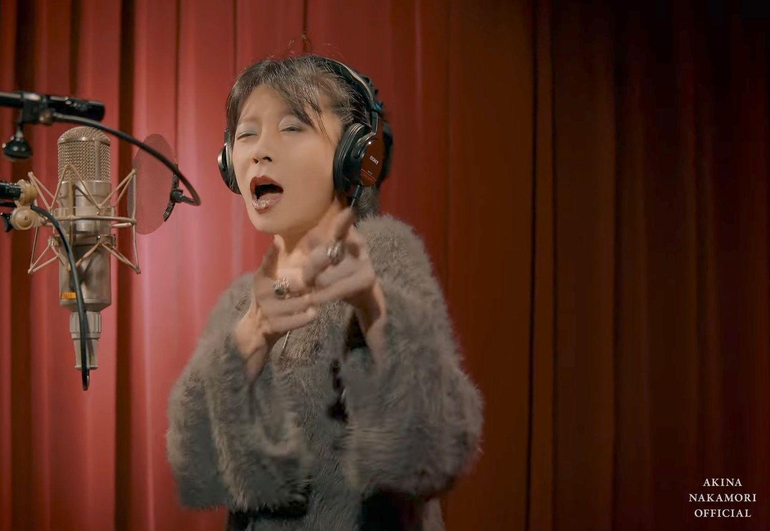 中森明菜公開其舊作《TATTOO-JAZZ-》的錄音室MV,狀態大勇。