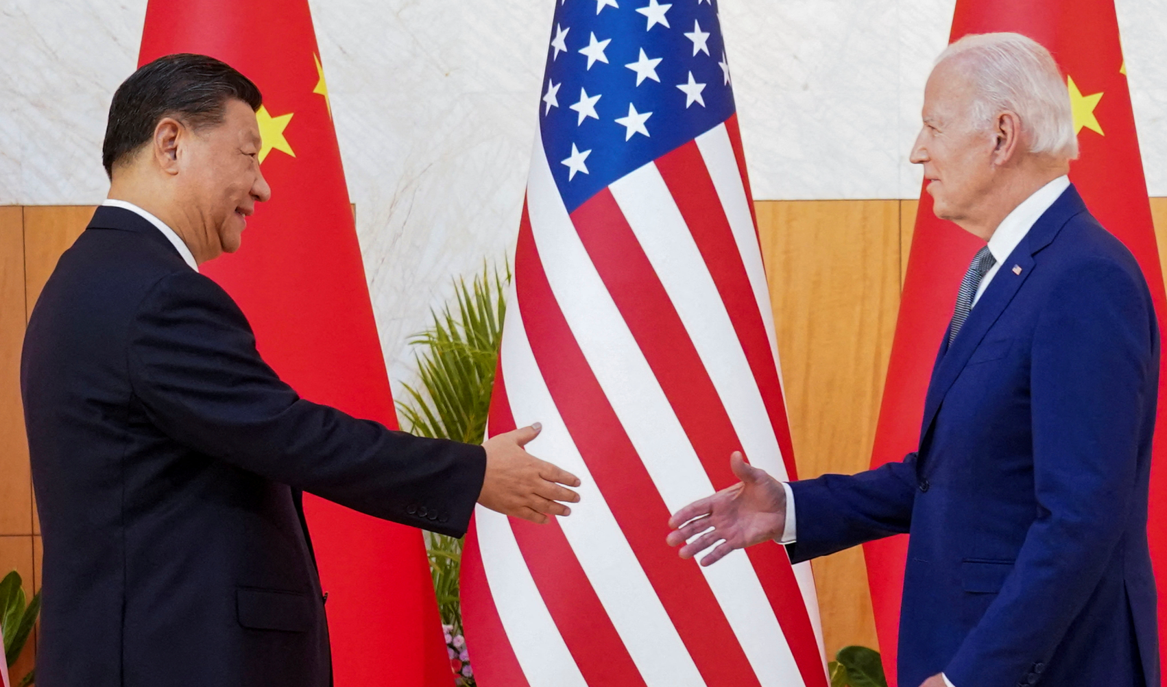 國家主席習近平於香港時間昨晚(2日)應約與美國總統拜登通電話,雙方形容通話坦誠和具建設性。(路透社資料圖片)