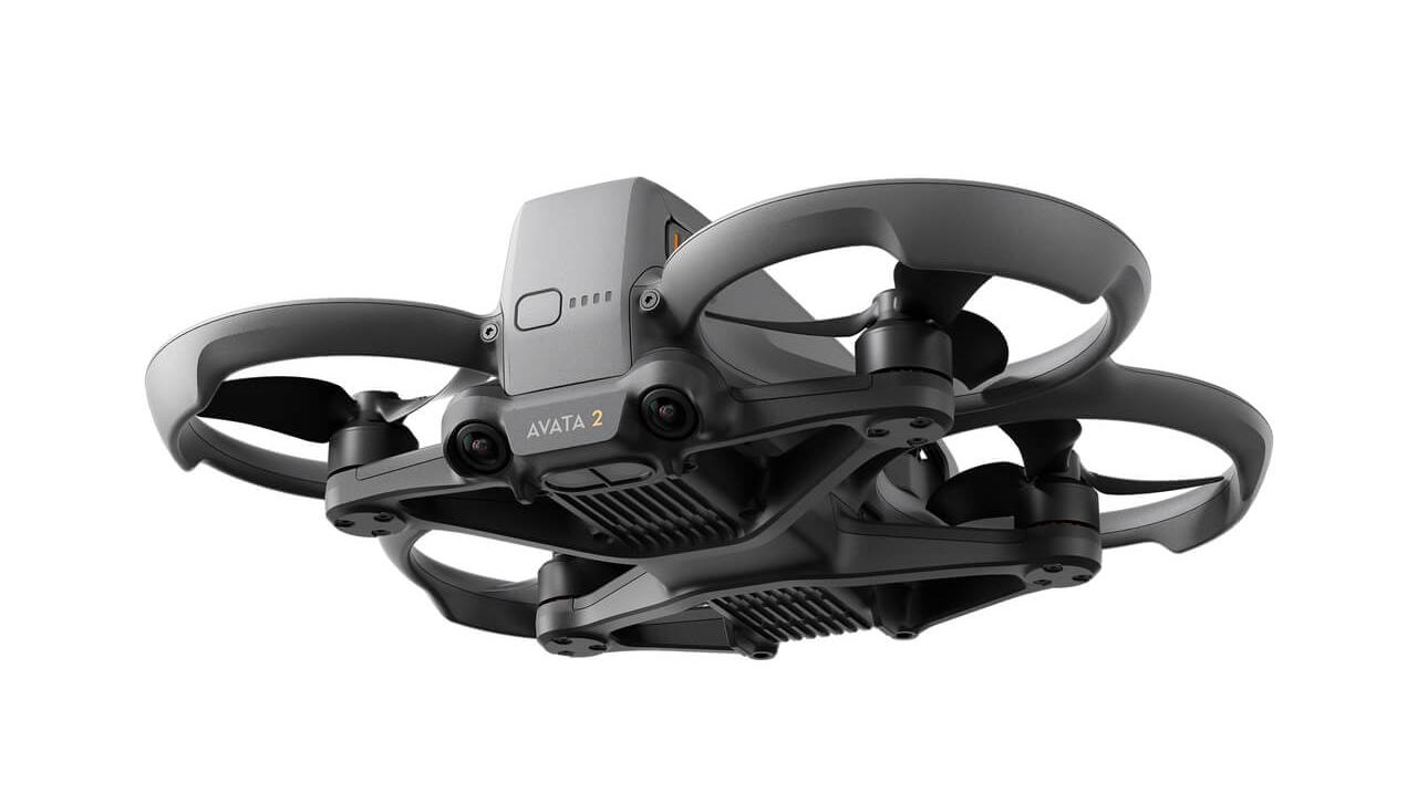 DJI Avata 2跟上代外型差不多,採用一體化涵道氣動設計的槳葉防護罩設計。