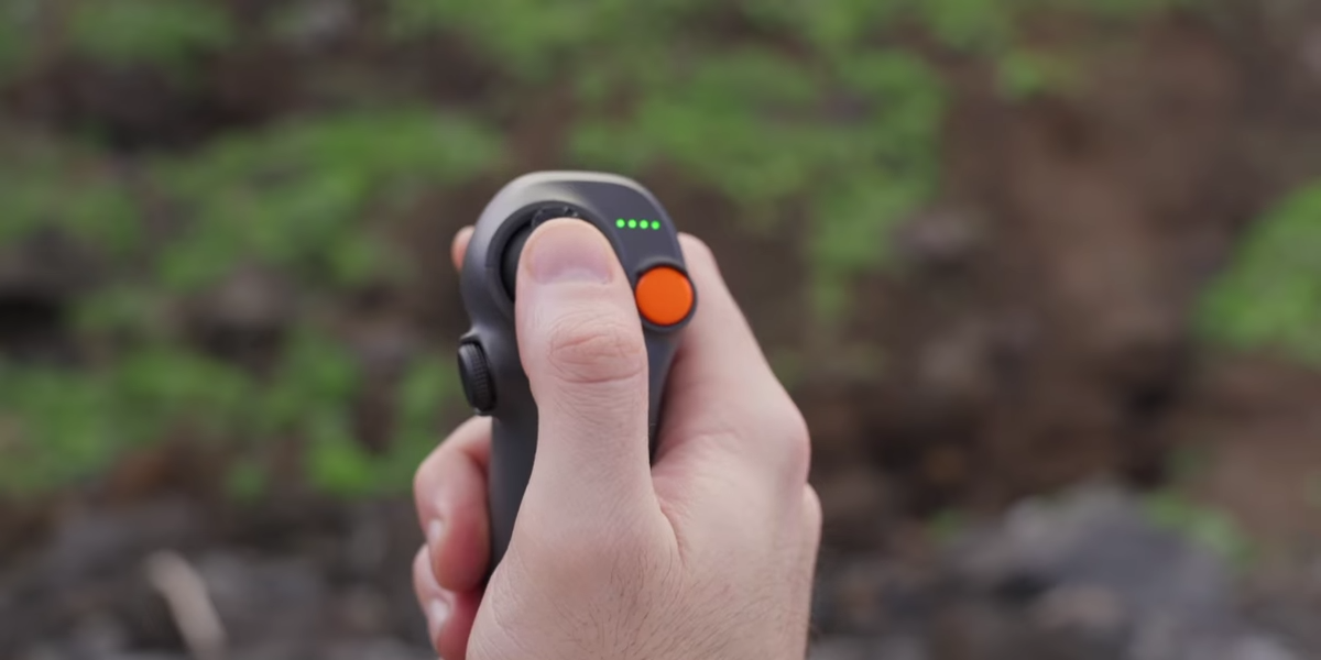 全新的穿越搖桿3控制更加輕鬆,新手都可做到花式飛行。