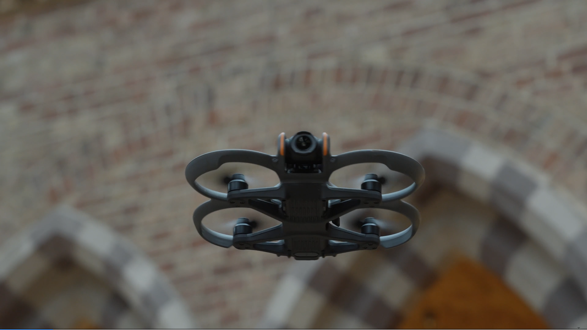 DJI Avata 2最長滯空停留時間約21分鐘。